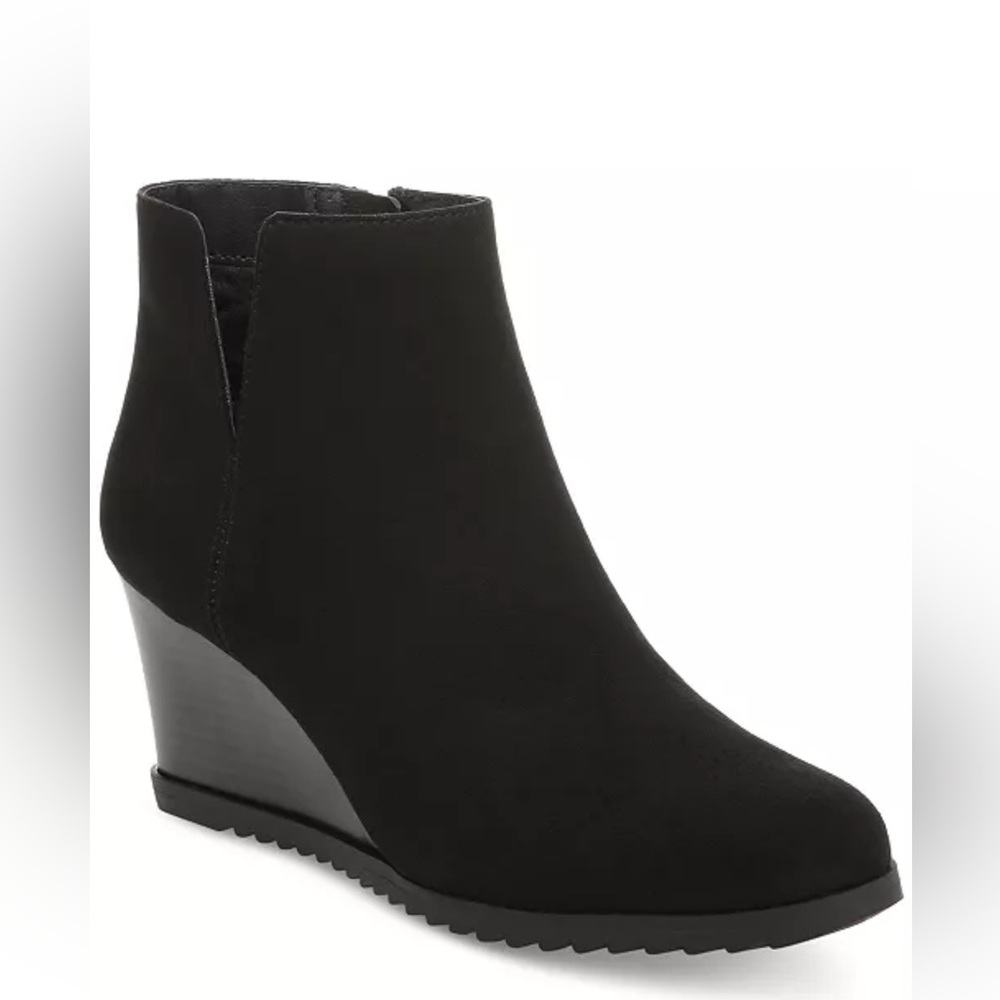Style & Co. Black Wedge Shoes Sleek Design
